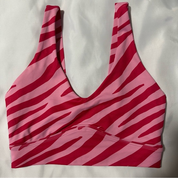 EUC Wilo The Label Sports Bra XS LIKE NEW NO CUP PADS INCLUDED - Picture 1 of 5